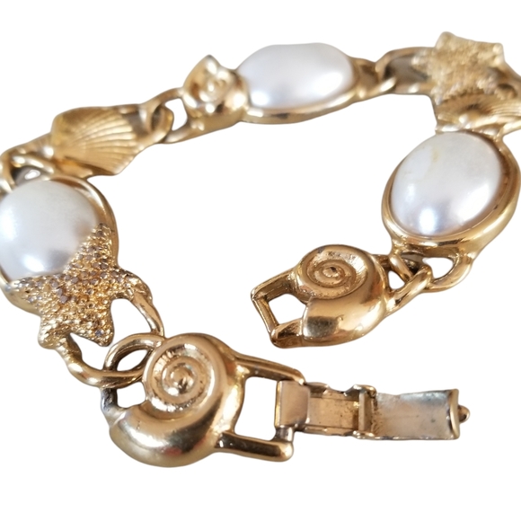 Vintage Gold Tone Hammered Faux Pearl Stafish Seashell Nautical Bracelet - Picture 14 of 14